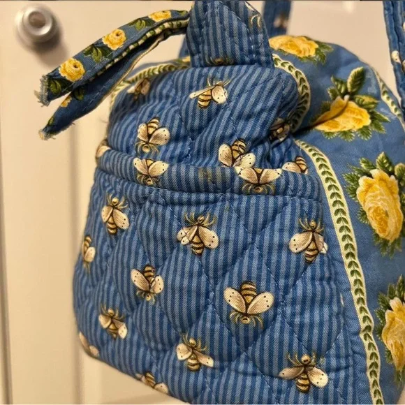 Rare Vintage Classic Vera Bradley 100 bag/mini duffel purse in Bees and Roses - Picture 8 of 8
